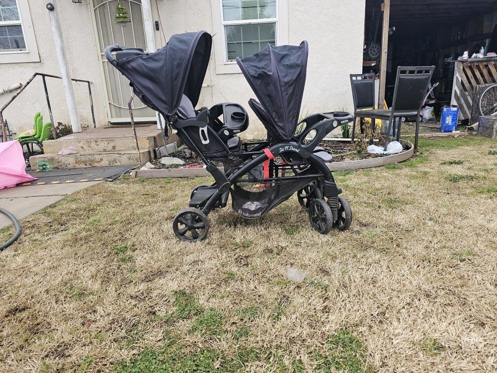 Babytrend sit n stand Double Stroller