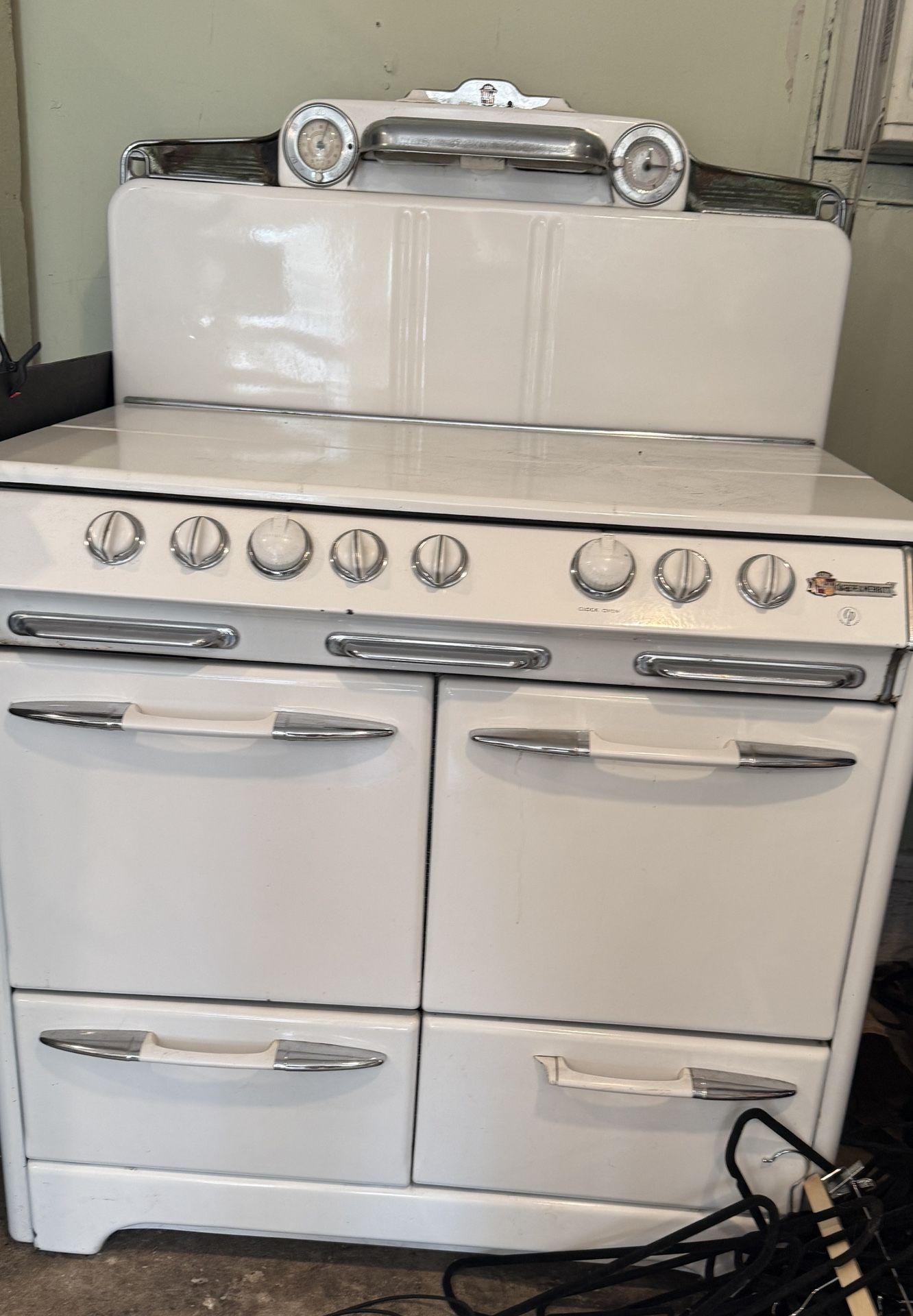 RARE! 6 Burner O’Keefe & Merritt Stove