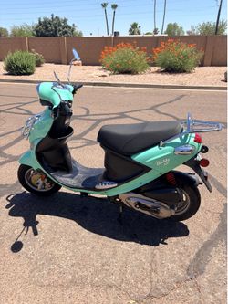 Genuine Buddy Scooter moped automatic motorcycle 125cc