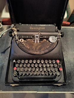 Vintage Remington Typewriter 