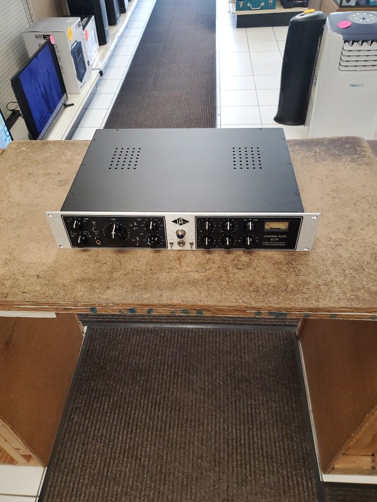 Universal Audio 6176 Channel Strip Tube PreAmp Compressor