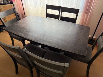 $50 Extendable Dining Table with Six Chairs