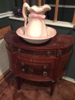 Vintage table and pitcher set