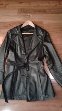 Black leather ladies jacket in as M