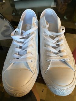 Leather converse low cut men’s 9.5