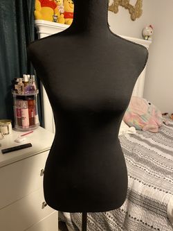 black Mannequin