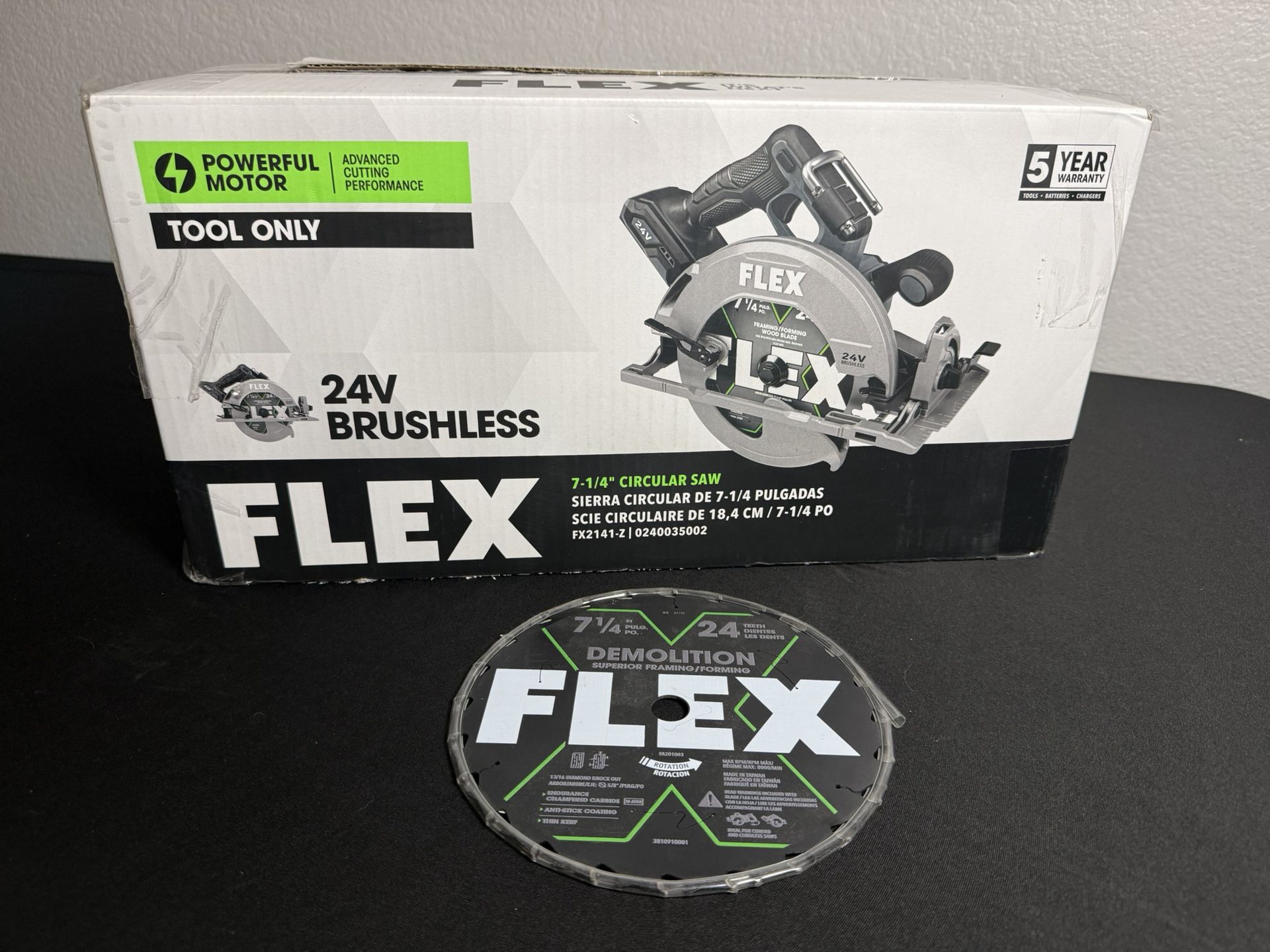 New Flex 7-1/4” Circular Saw With Additional Blade