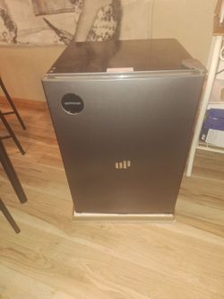 Upstreman Mini Fridge