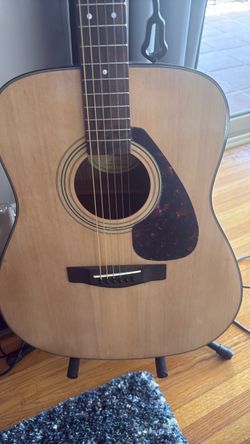 F335 Yamaha Guitar