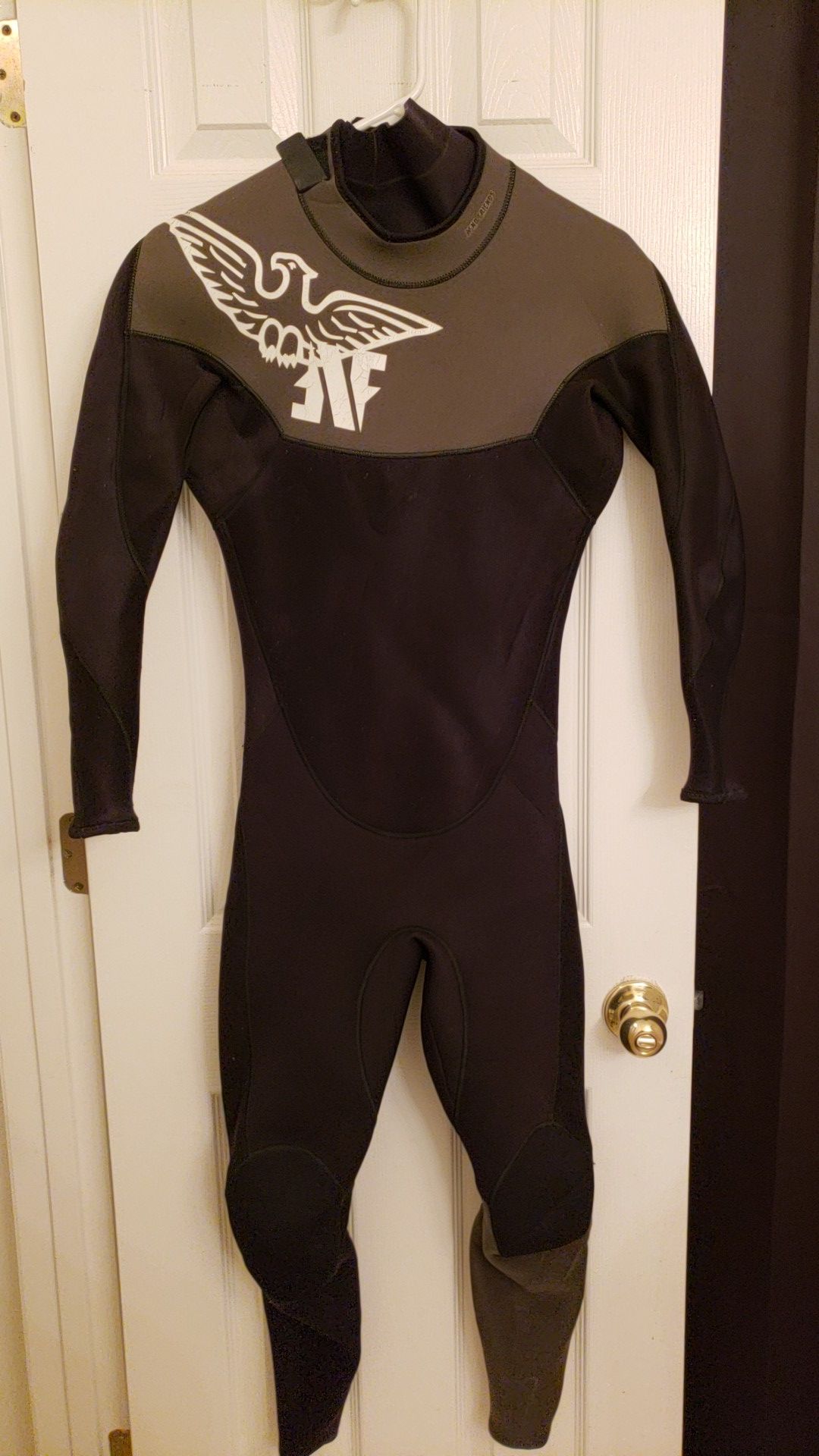 Aleeda Wetsuit "No Friends" Edition