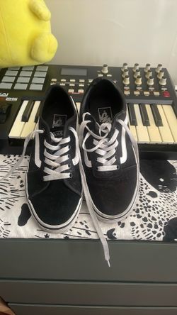 Women’s black vans size 7.5