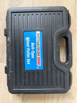 Pittsburgh Bolt-Type Wheel Puller Set