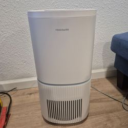 Frigidaire FHAP2040A1 Air Purifier 11"x11"x22"