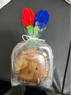 Pipe cleaner flowers with a mexican snack