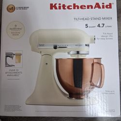 Kitchenaid 5 Quart ARTISAN Mixer