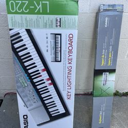PIANO CASIO LK-220