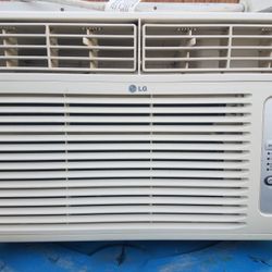 LG.  A/C  8000.   BTU