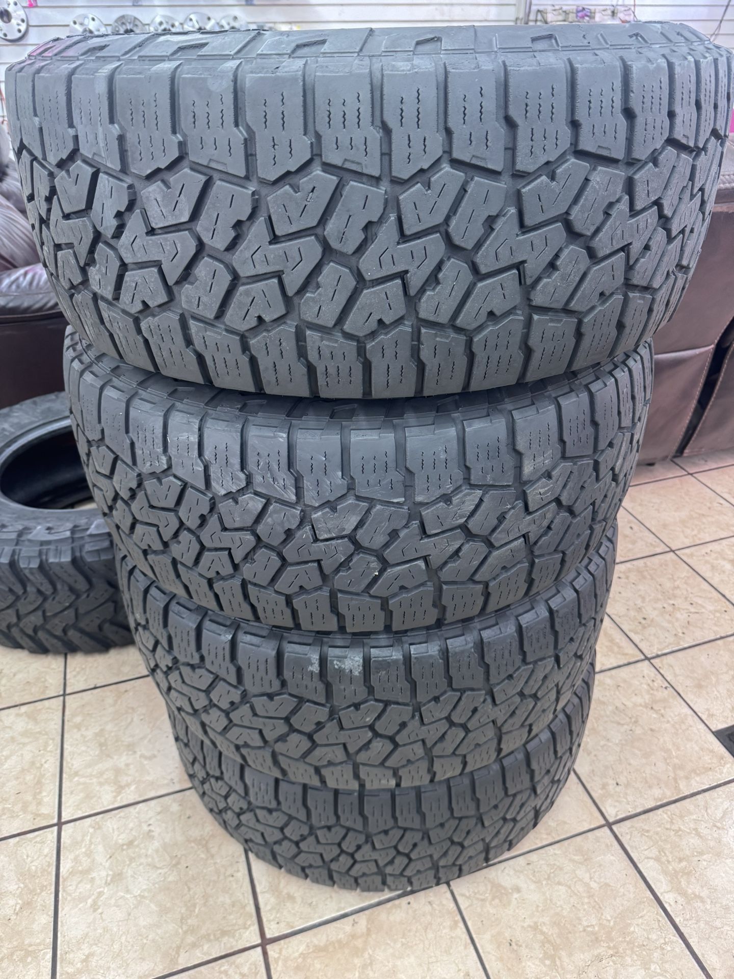 Lt 285/65/18 The Set FALKEN