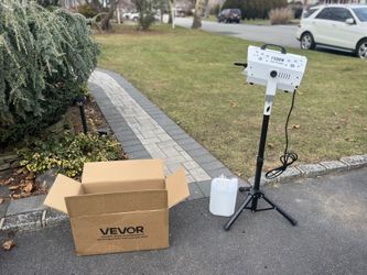 Brand New Vevor 1500w Snow Making Machine With Box 