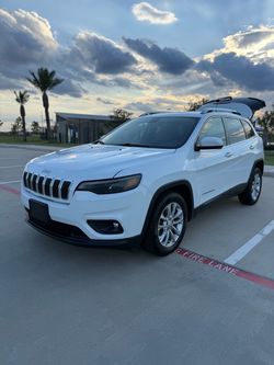 2019 Jeep Cherokee Latitude – Clean Title