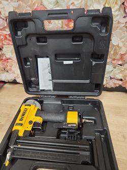 DEWALT
18-Gauge Pneumatic Brad Nailer