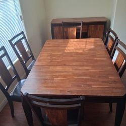 Table 6 Chairs  N Decoration Table