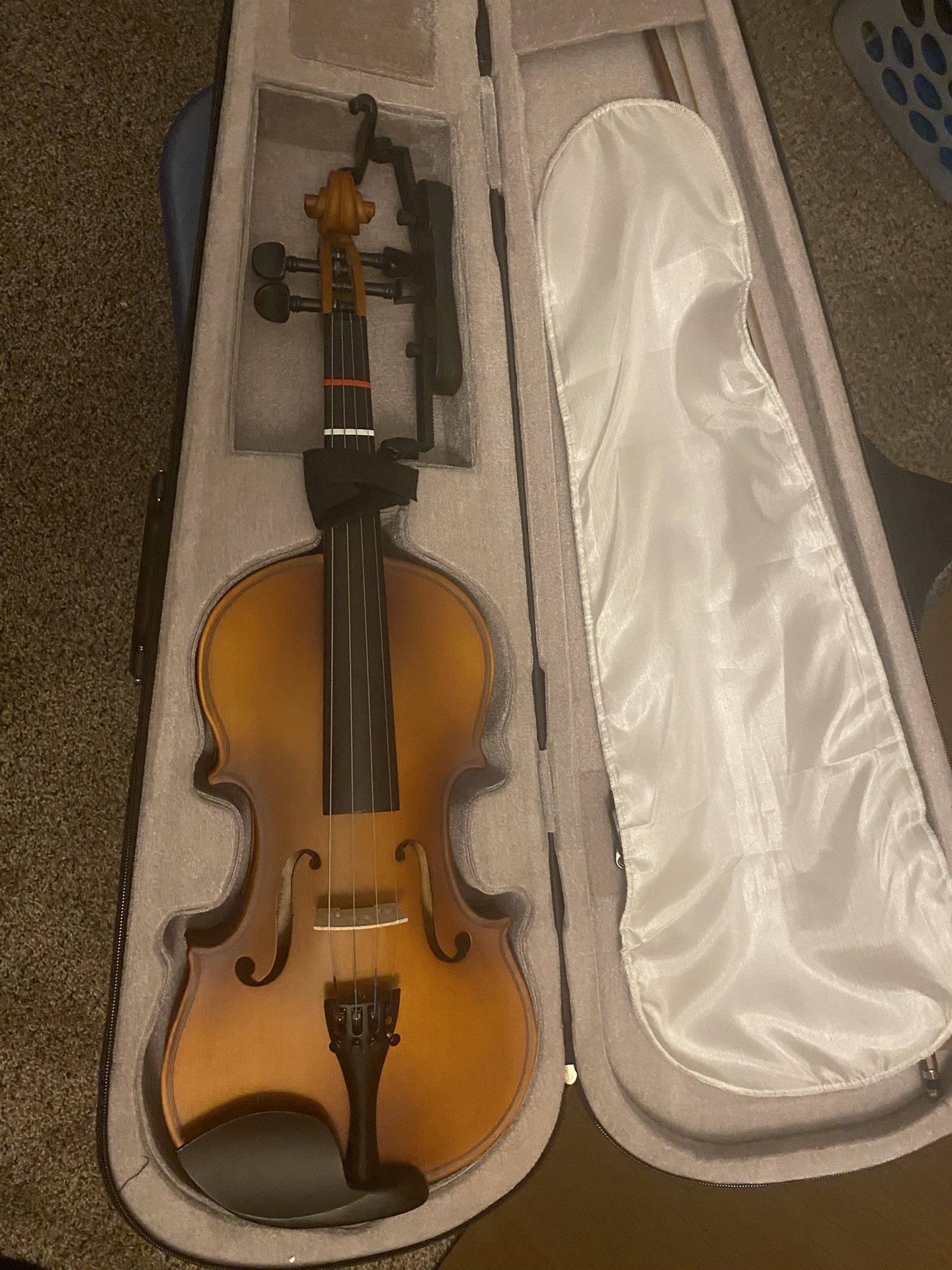 Like New, Barely Used Violin For Beginners/hobbyists