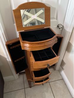 Jewelry Box- Good Condition