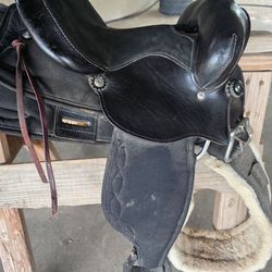 Horse saddle