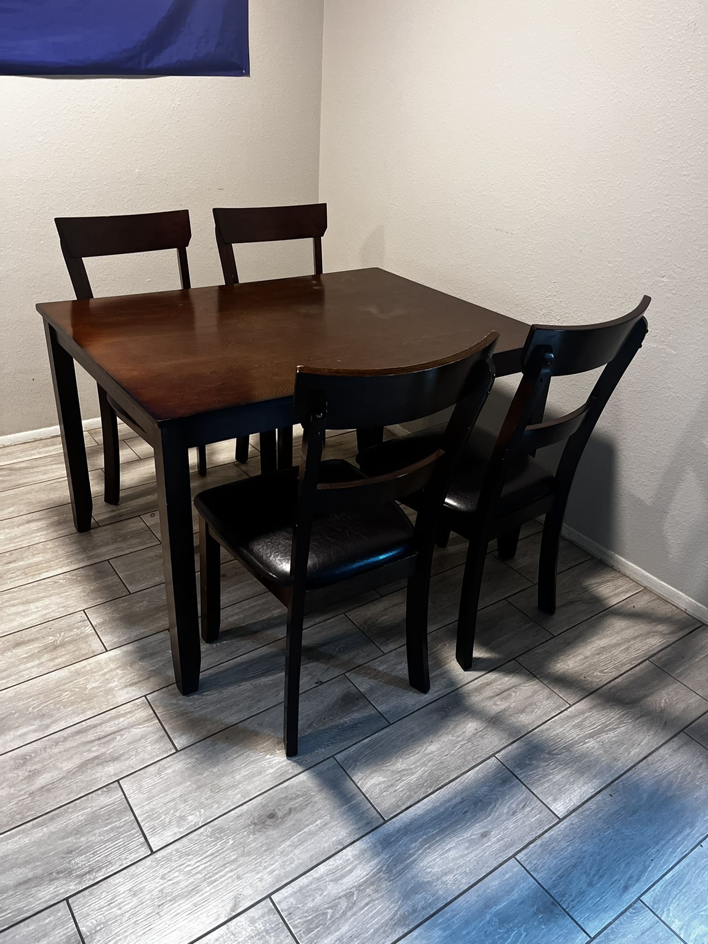 4 Chair Dining Table 