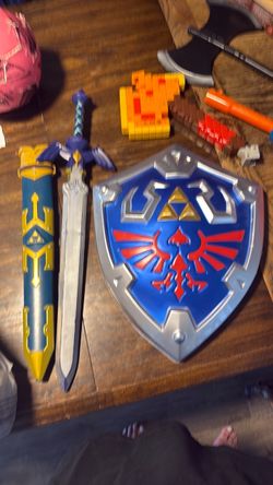 Legend of Zelda Master Sword and Hylian Shield Set