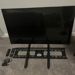 TV, Roku And Mount Bundle