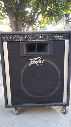 Keyboard amplification system. Peavey