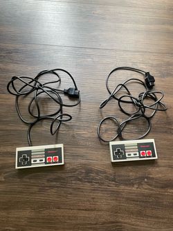 2 Original NES controllers