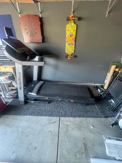 NordicTrack c960i treadmill (PRETTY MUCH NEW)