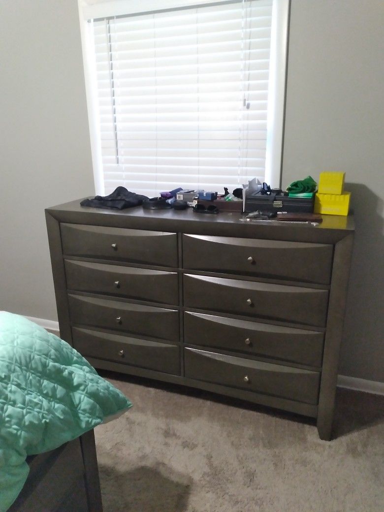Queen Bedroom Set