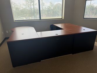 FREE U-SHAPED DESK - Friendswood
