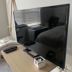 32” Insignia TV – works great w/ remote