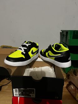 Jordan 1s Kids Size 2.5y