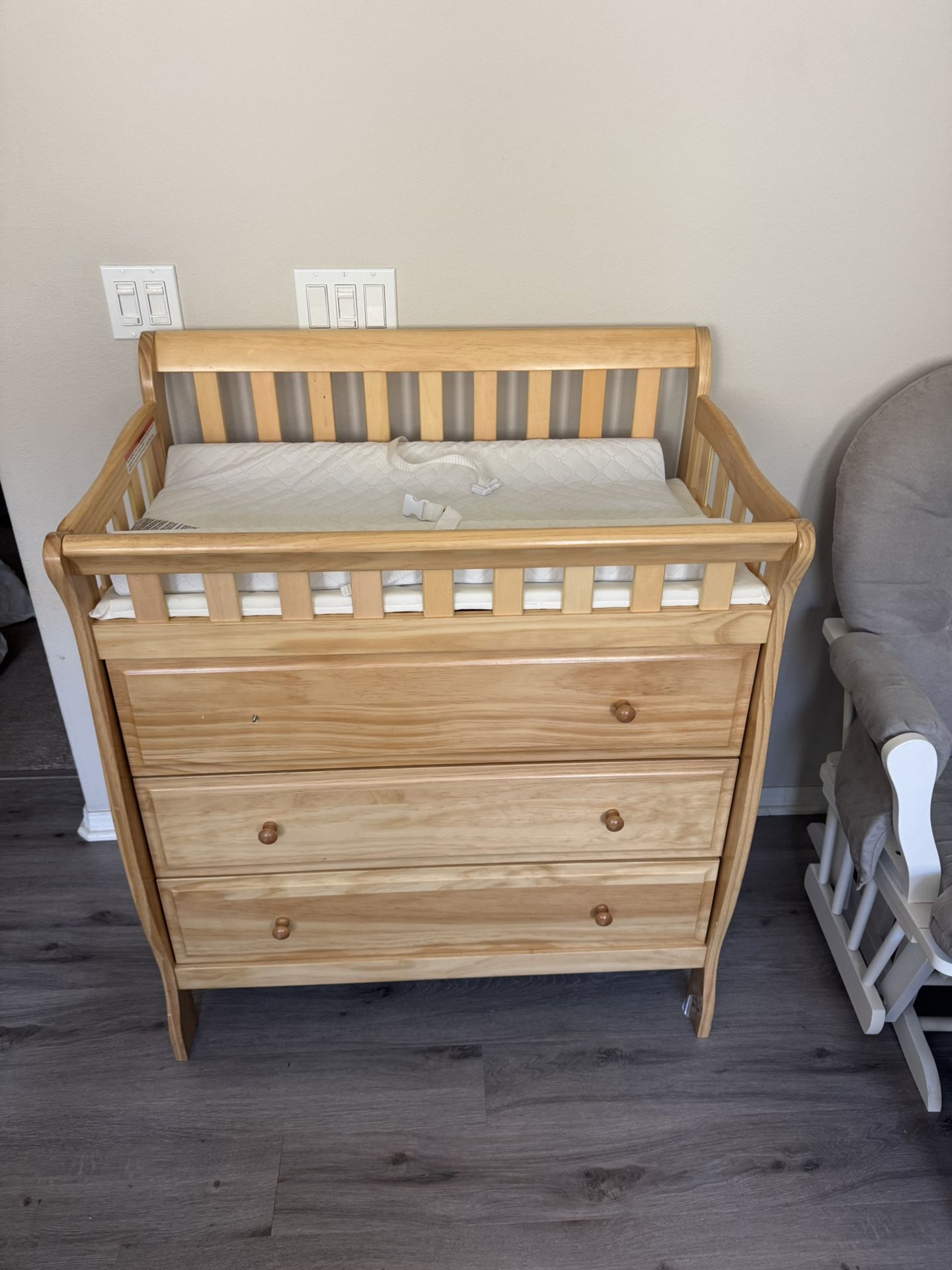 Baby Changing Table & Dresser