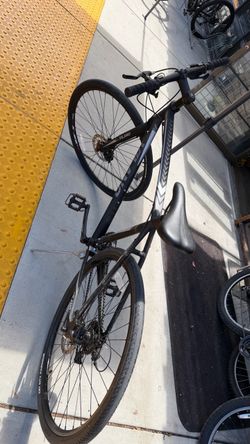 Vilano Diverse 3.0 Hybrid Bike – 57cm – 24 Speed – Disc Brakes