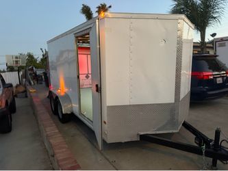 Enclosed cargo trailer