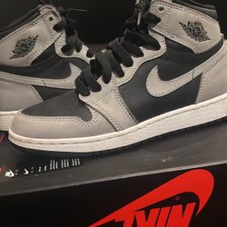 Jordans 1 Size 4.y