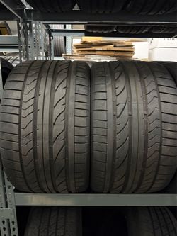 Pair of Bridgestone Potenza RE050A tires 305/30R19 (305 30 19)