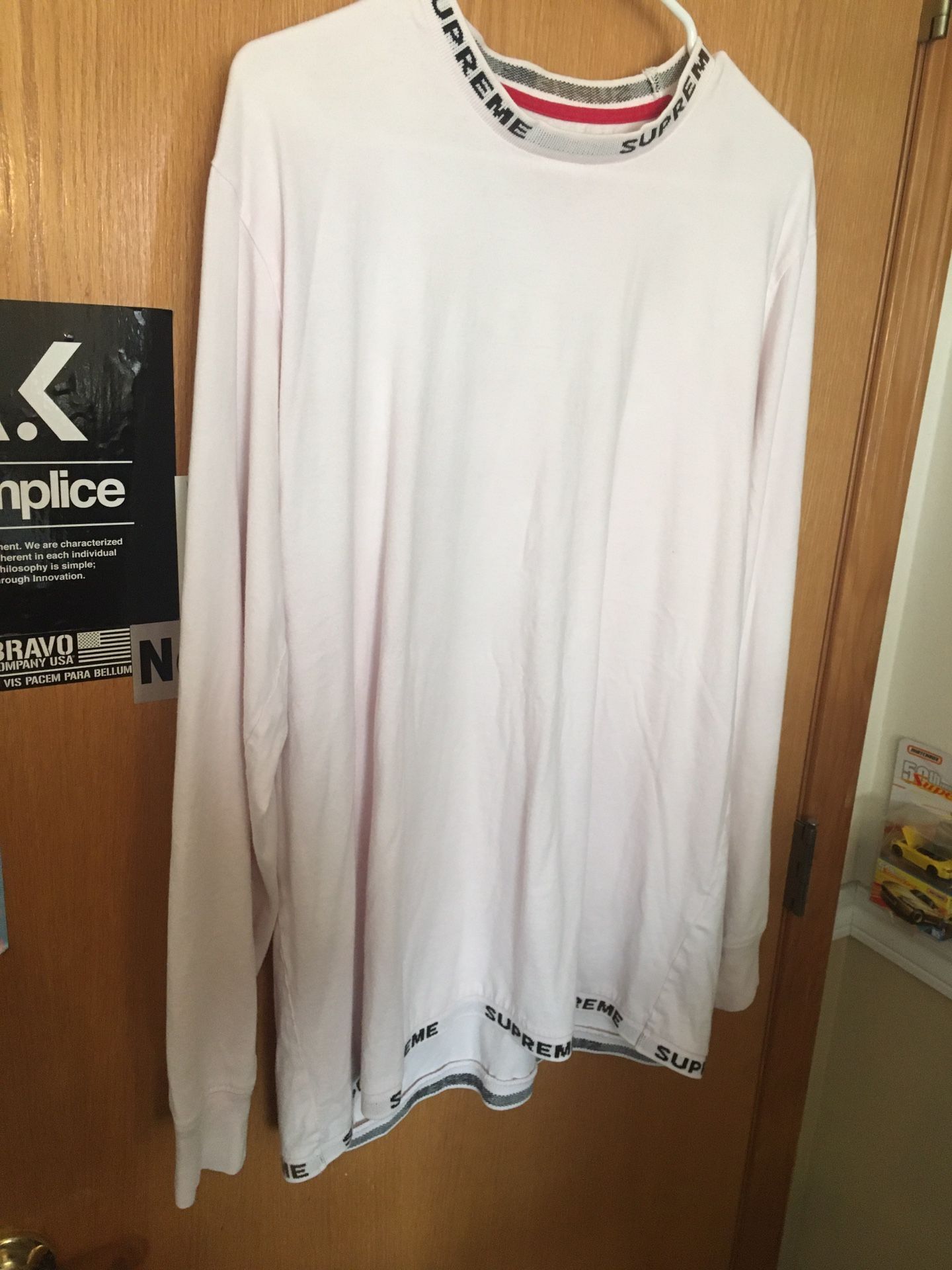 Supreme longs leave size large