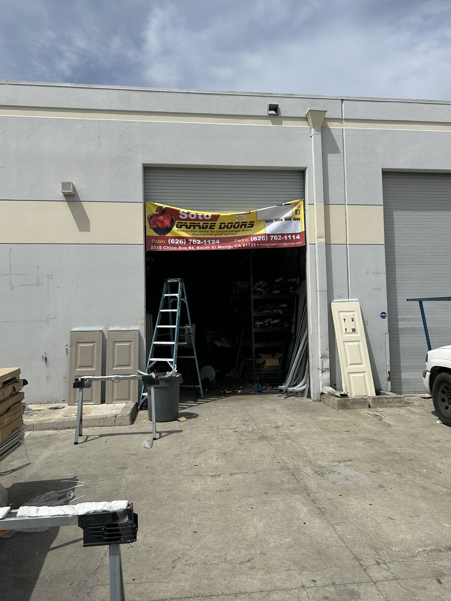 Garage Door Supplier 