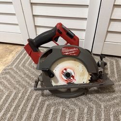 M18 FUEL 18V Lithium-Ion Brushless Cordless 7-1/4 in. Circular Saw (Tool-Only)