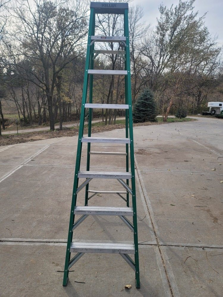 8 Ft Keller Step Ladder