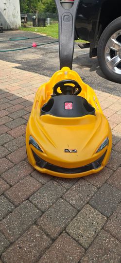 Ride on step 2 car
