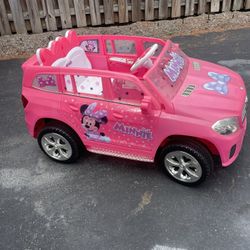 Minnie Mouse Kids ride on 